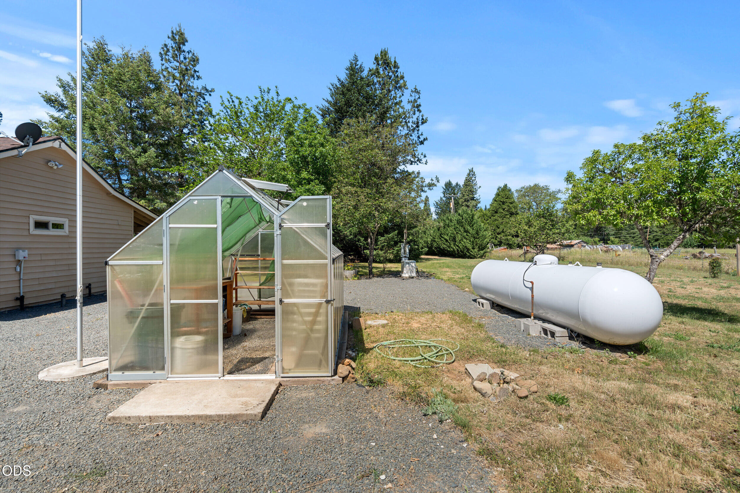 225 Hummingbird Road Cave Junction, OR 97523 - Photo 18 of 36 22_225 hummingbird rd-23