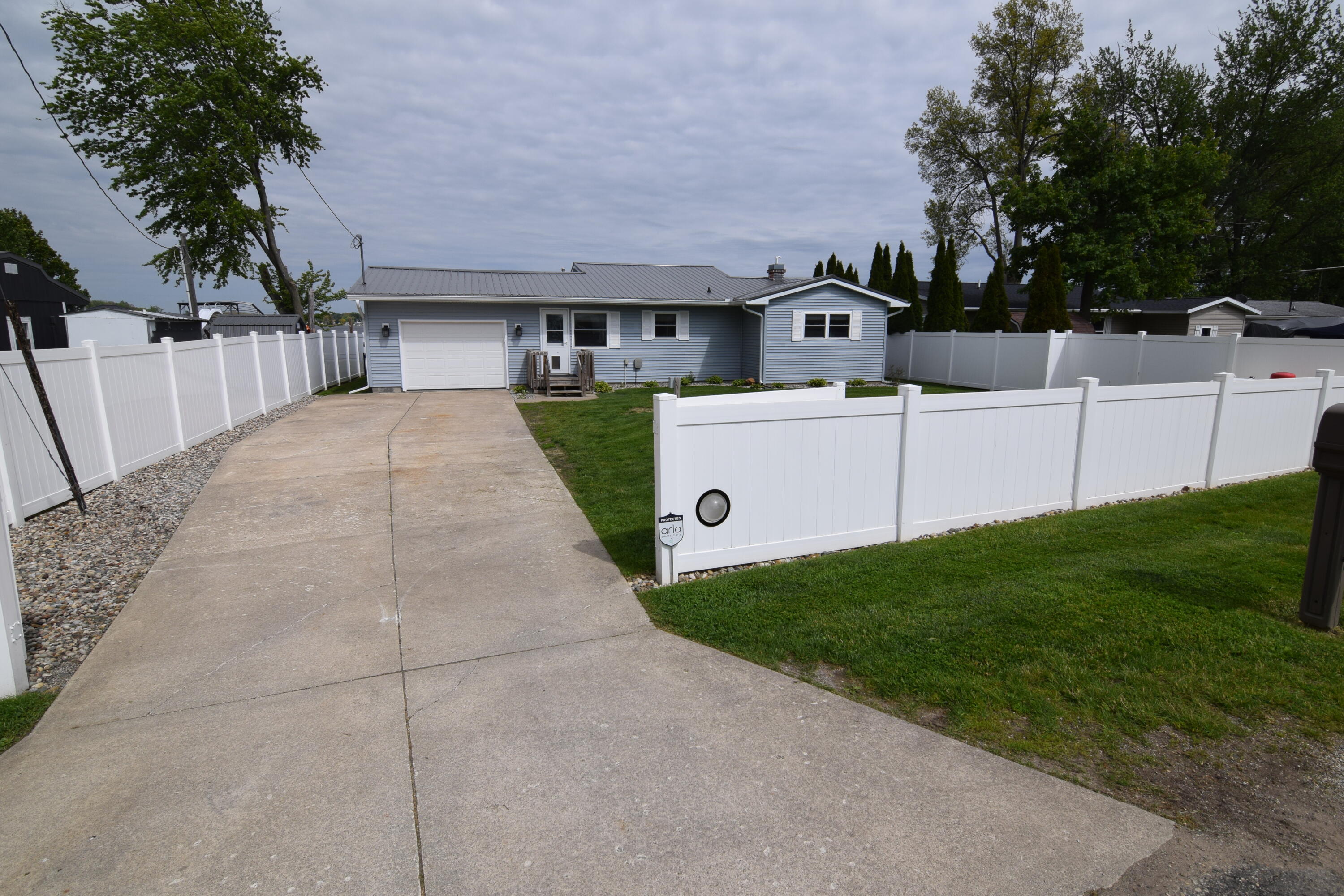 912 West Shore Road Bronson, MI 49028 - Photo 3 of 41 DSC_0139