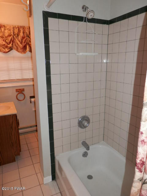 2008 Roamingwood Road Lake Ariel, PA 18436 - Photo 20 of 42 Gallery Image 20
