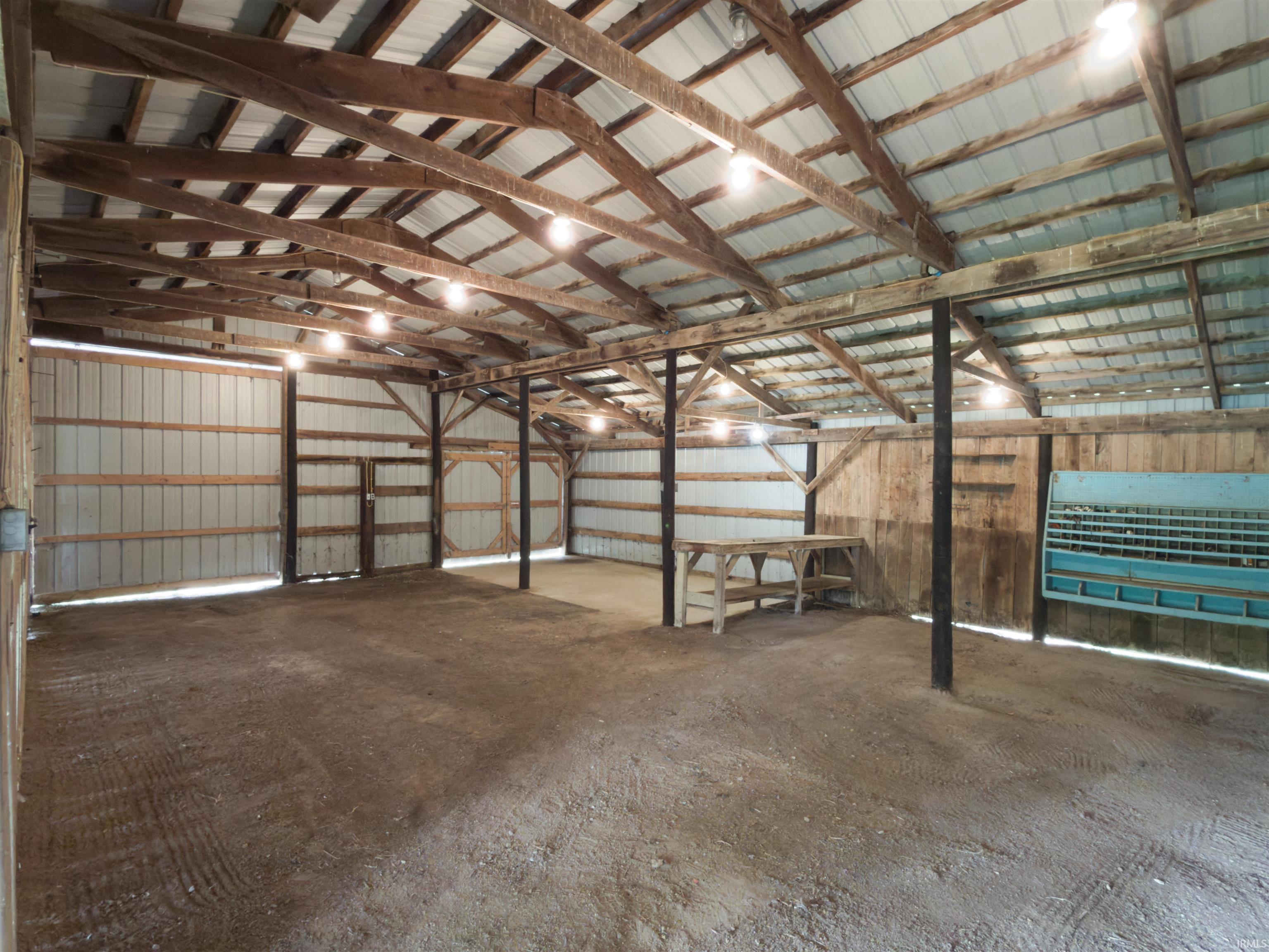 1300 Old Farm Road Bedford, IN 47421 - Photo 9 of 32