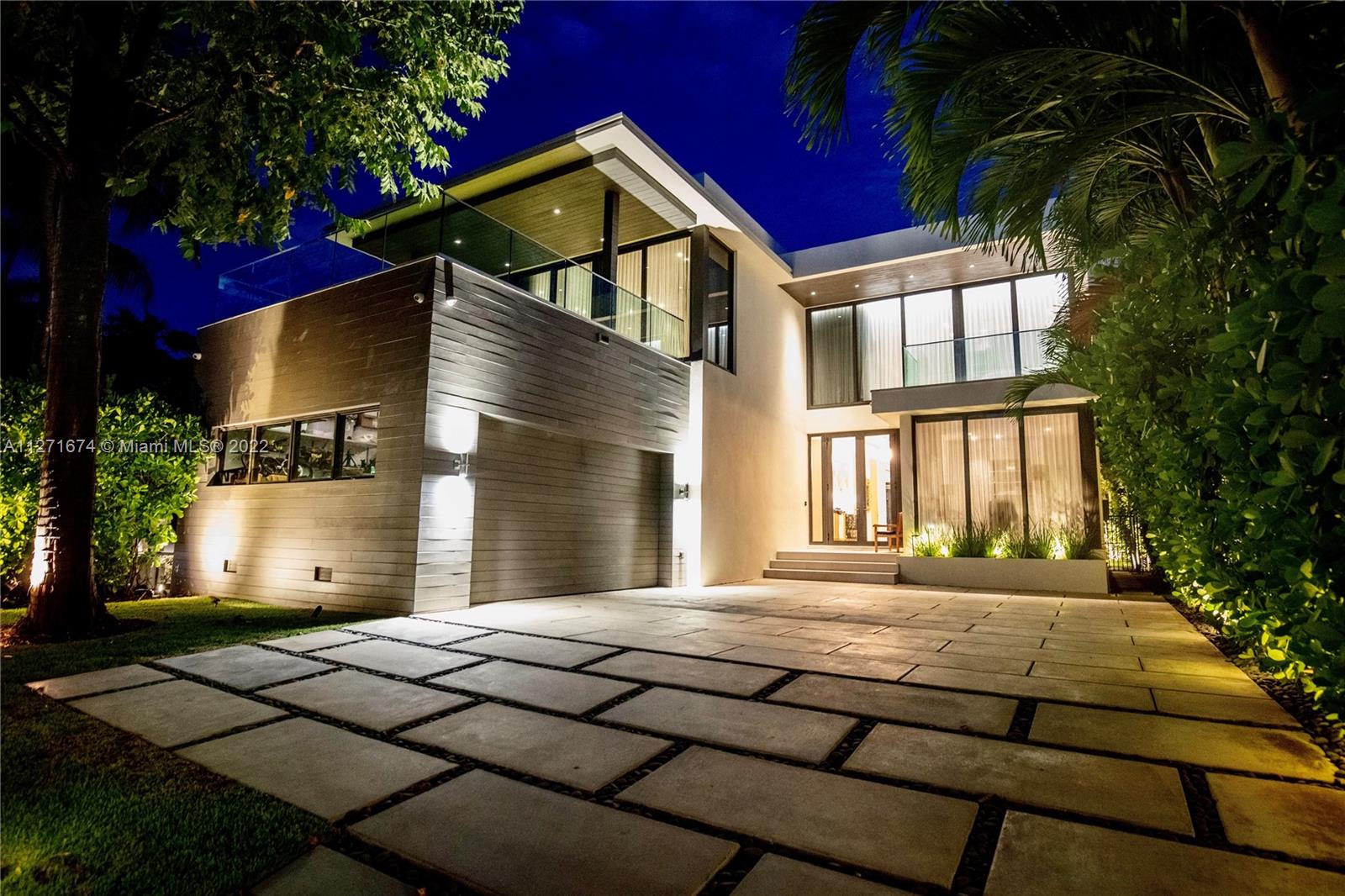 5061 North Bay Road Miami Beach, FL 33140 - Photo 23 of 23 a front view of a house