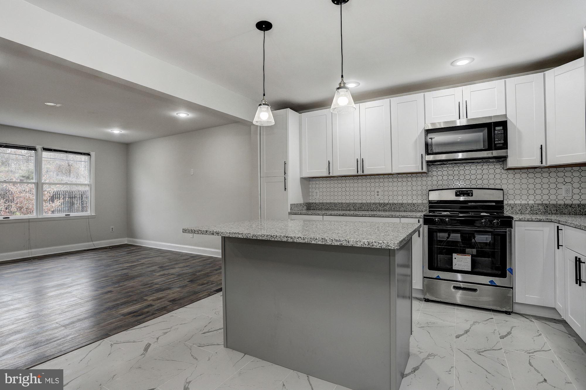 622 Orems Road Baltimore, MD 21221 - Photo 8 of 29 Kitchen | Living Room