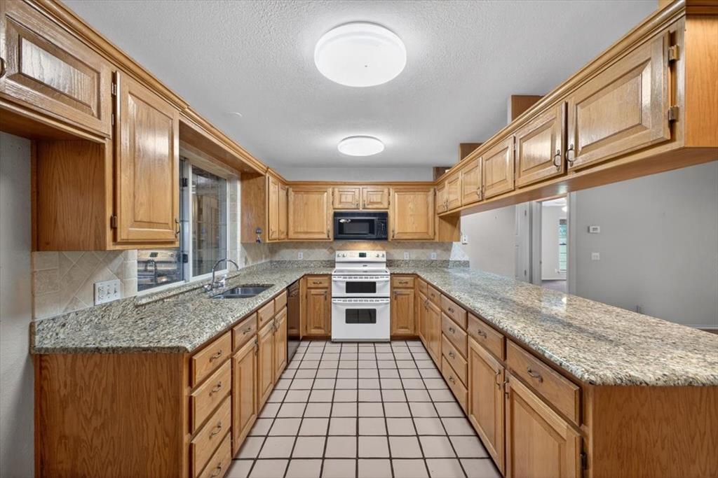 4609 Slayton Road Cleburne, TX 76031 - Photo 16 of 40