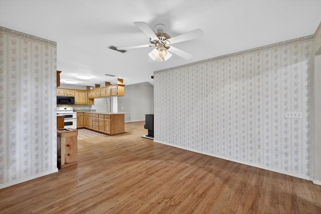 4609 Slayton Road Cleburne, TX 76031 - Photo 18 of 40