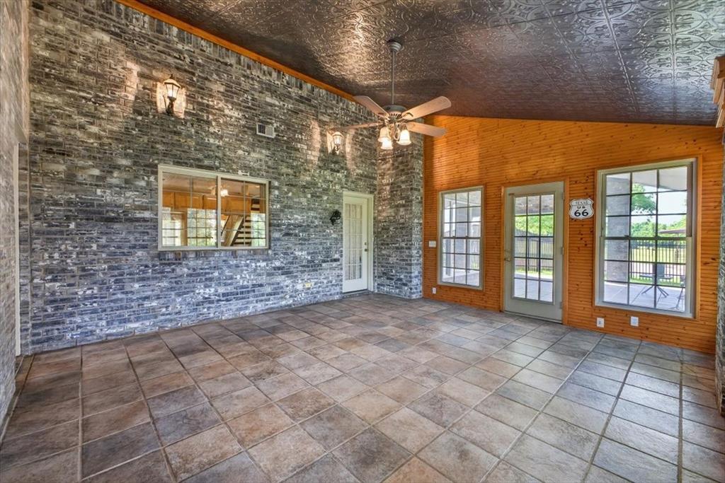 4609 Slayton Road Cleburne, TX 76031 - Photo 20 of 40