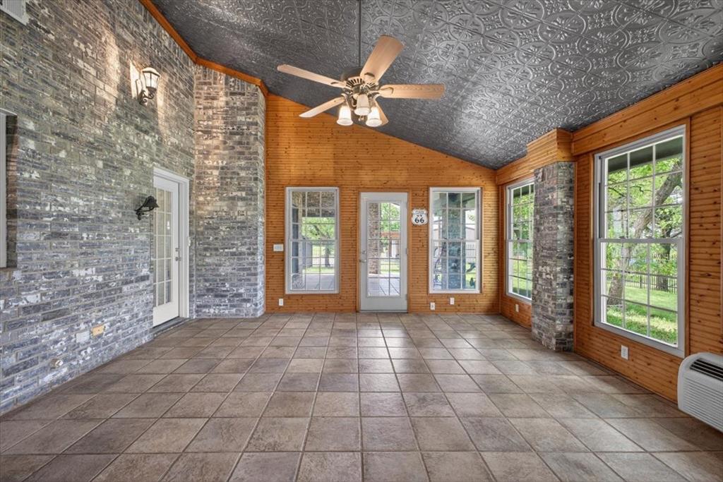 4609 Slayton Road Cleburne, TX 76031 - Photo 22 of 40