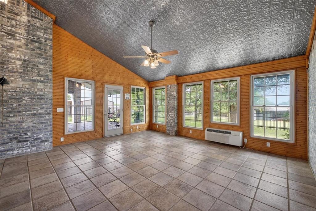 4609 Slayton Road Cleburne, TX 76031 - Photo 23 of 40