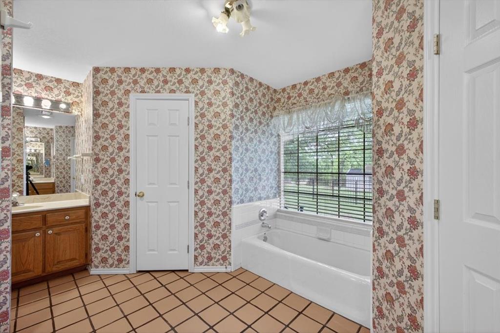 4609 Slayton Road Cleburne, TX 76031 - Photo 28 of 40