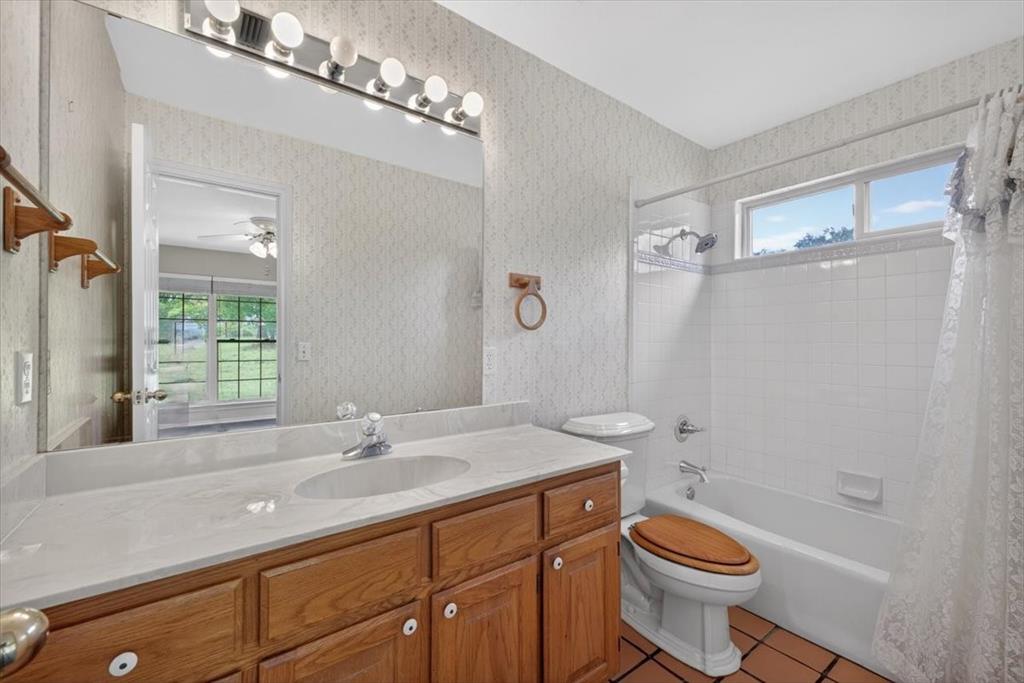 4609 Slayton Road Cleburne, TX 76031 - Photo 31 of 40