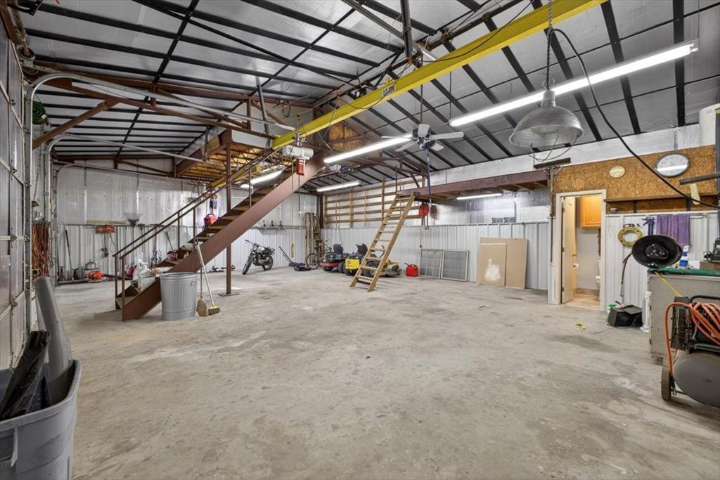 4609 Slayton Road Cleburne, TX 76031 - Photo 34 of 40