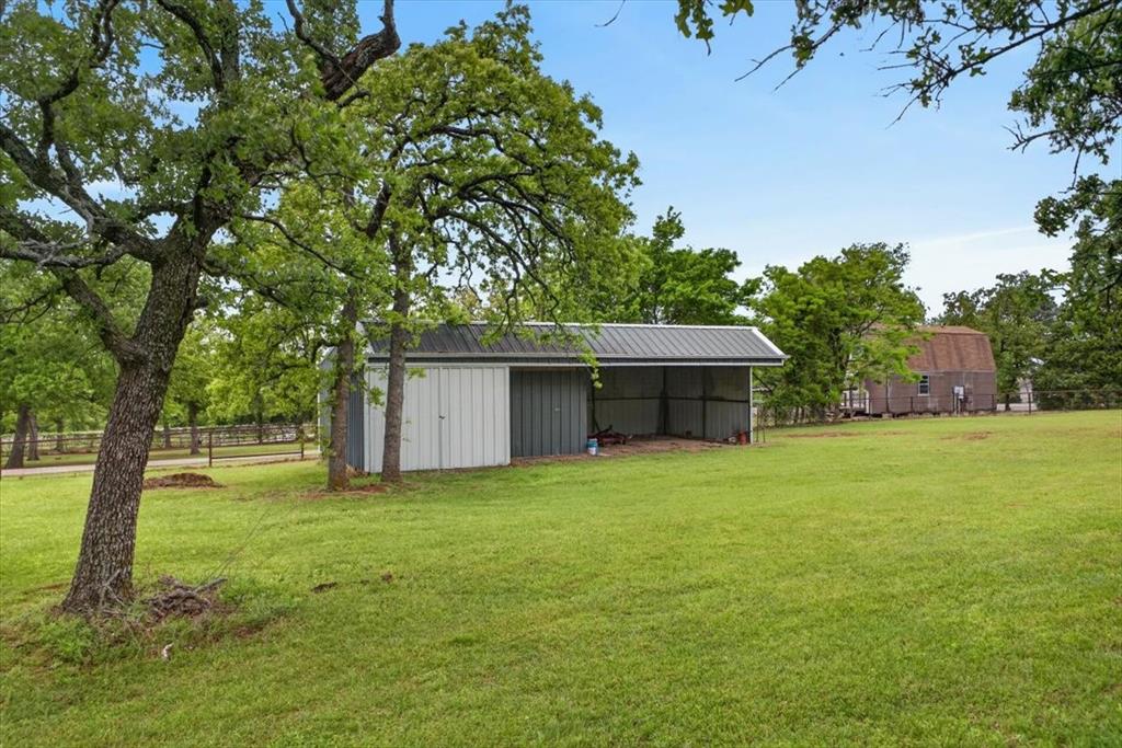 4609 Slayton Road Cleburne, TX 76031 - Photo 37 of 40