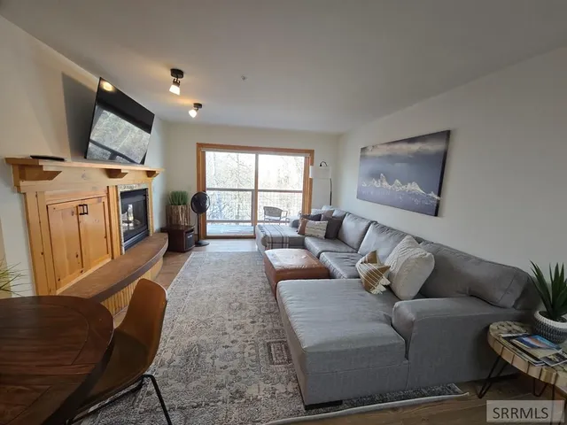 $619,900 | 2740 Shadowmoon Lane, Unit 221, Driggs, ID 83422