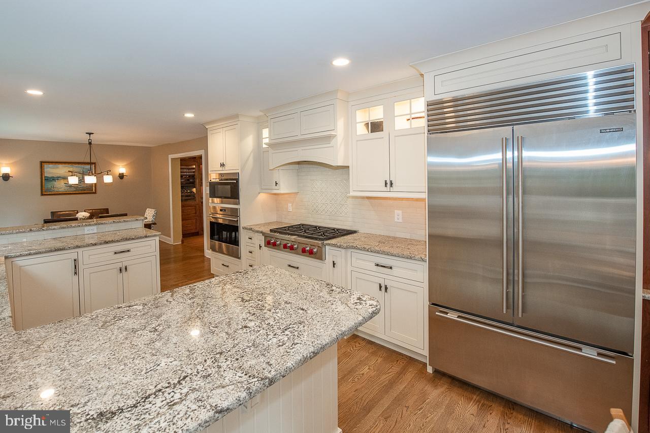 1471 Church Road Malvern, PA 19355 - Photo 17 of 73 EAT-IN KITCHEN W/ STAINLESS STEEL APPLIANCES