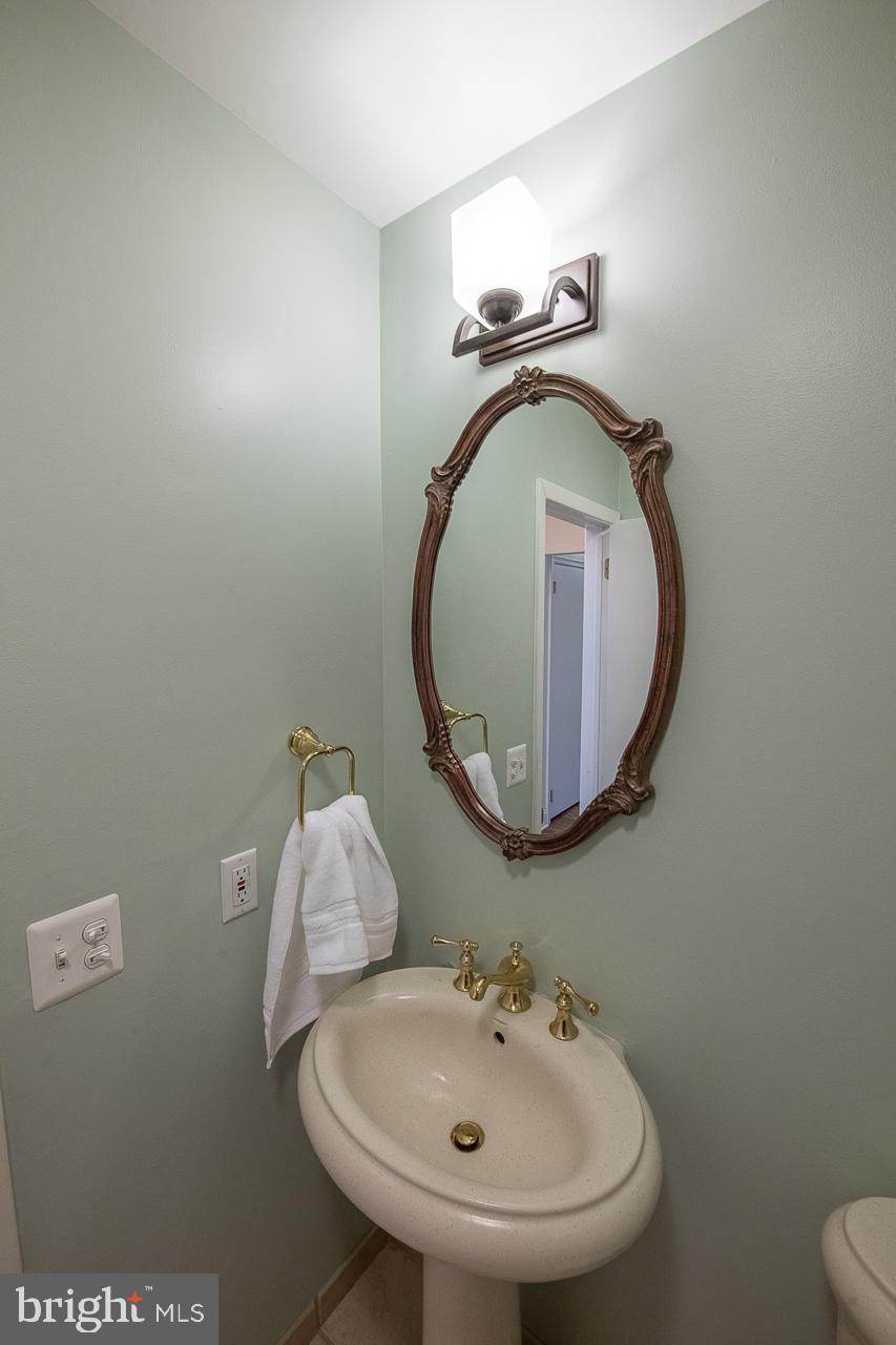 1471 Church Road Malvern, PA 19355 - Photo 30 of 73 1ST FLOOR FULL BATH