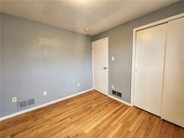 $1,095 | 440 Brierly Lane, West Mifflin, PA 15122