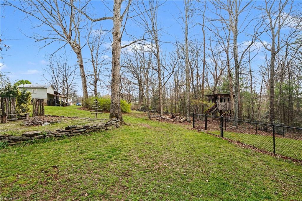 3301 Deal Mill Road Hudson, NC 28638 - Photo 36 of 45