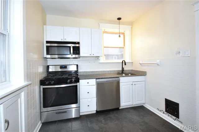 $169,000 | 18 Sunset Court, St. Louis, MO 63121