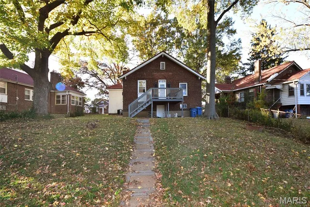 $169,000 | 18 Sunset Court, St. Louis, MO 63121