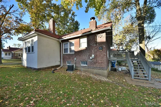 $169,000 | 18 Sunset Court, St. Louis, MO 63121