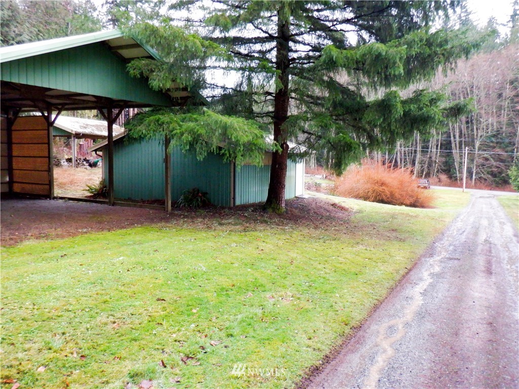 21889 Little Mountain Road Mount Vernon, WA 98274 - Photo 29 of 31 a view of a backyard of the house