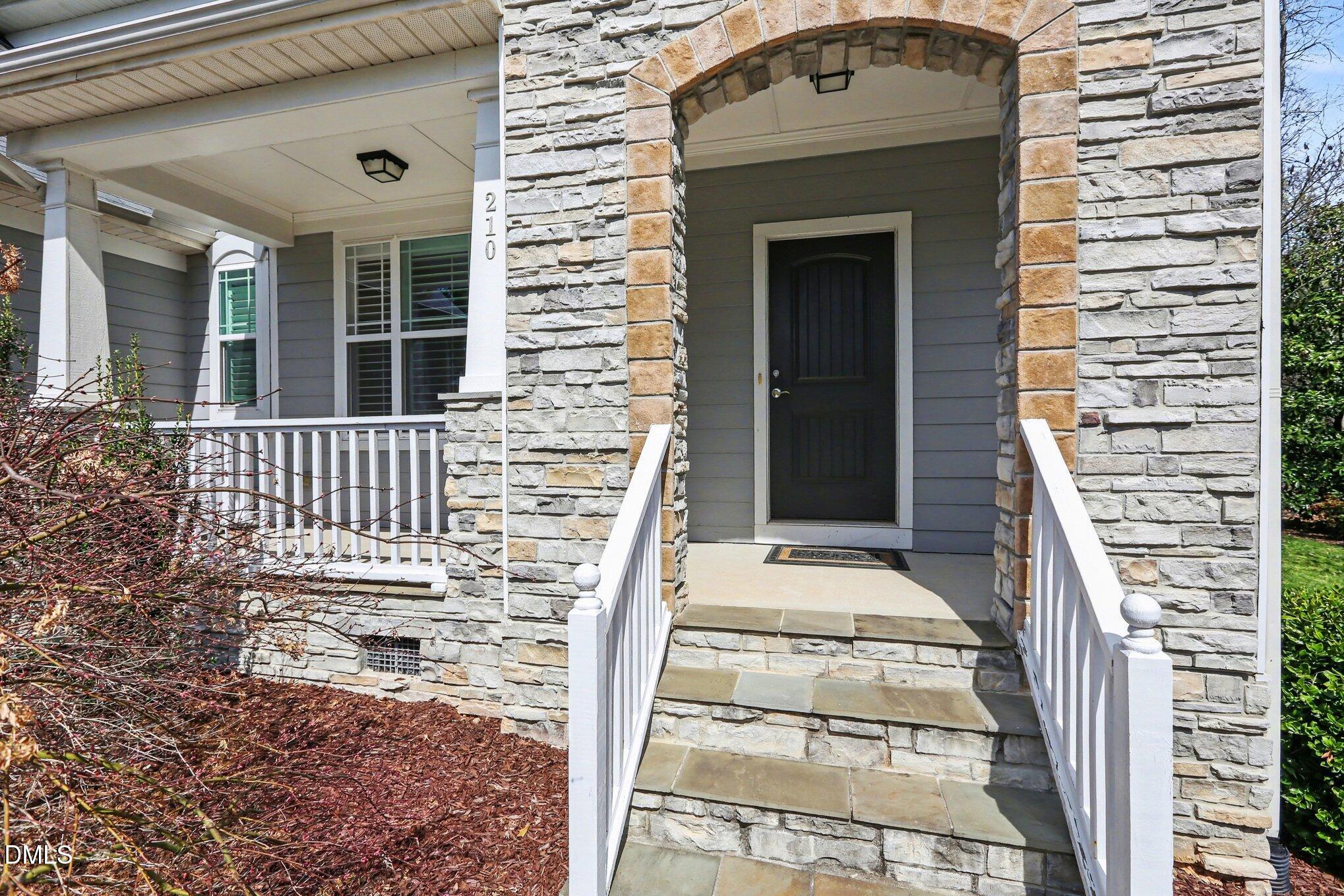 210 Hico Way Durham, NC 27703 - Photo 5 of 39 005_file_5591