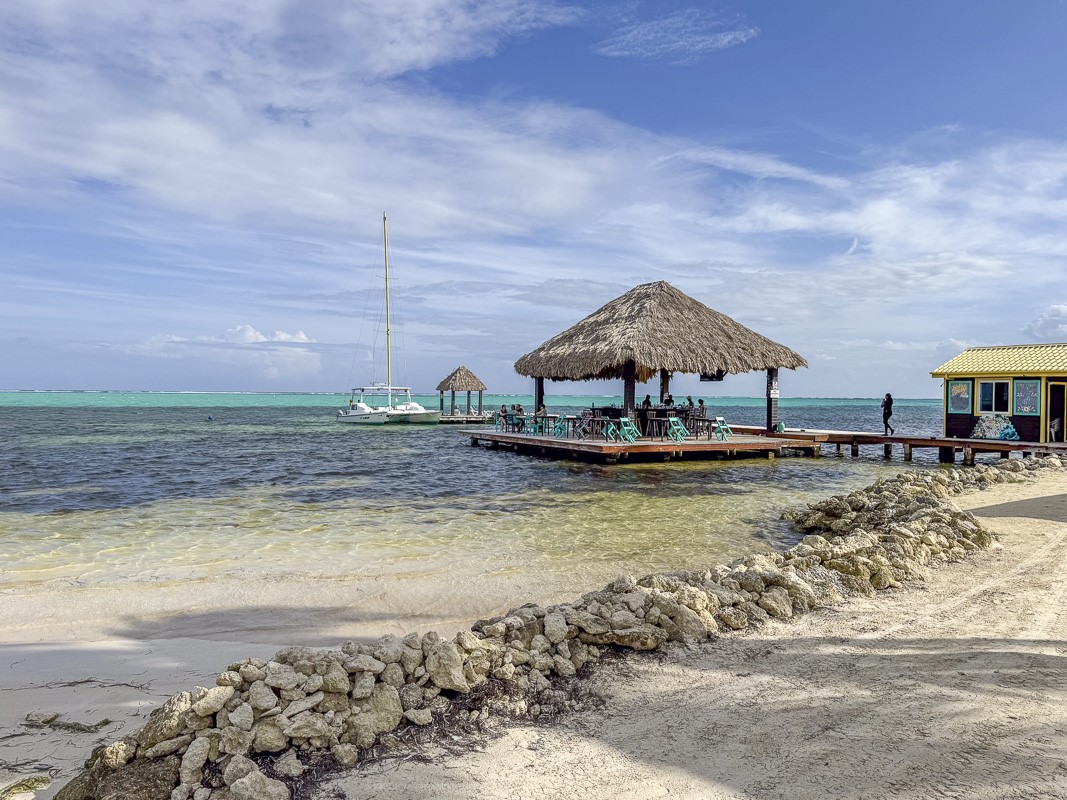 0 X’tan Ha Garden, Unit GV 15 Robstown, TX 78380 - Photo 20 of 22 a view of a swimming pool with a lounge chairs