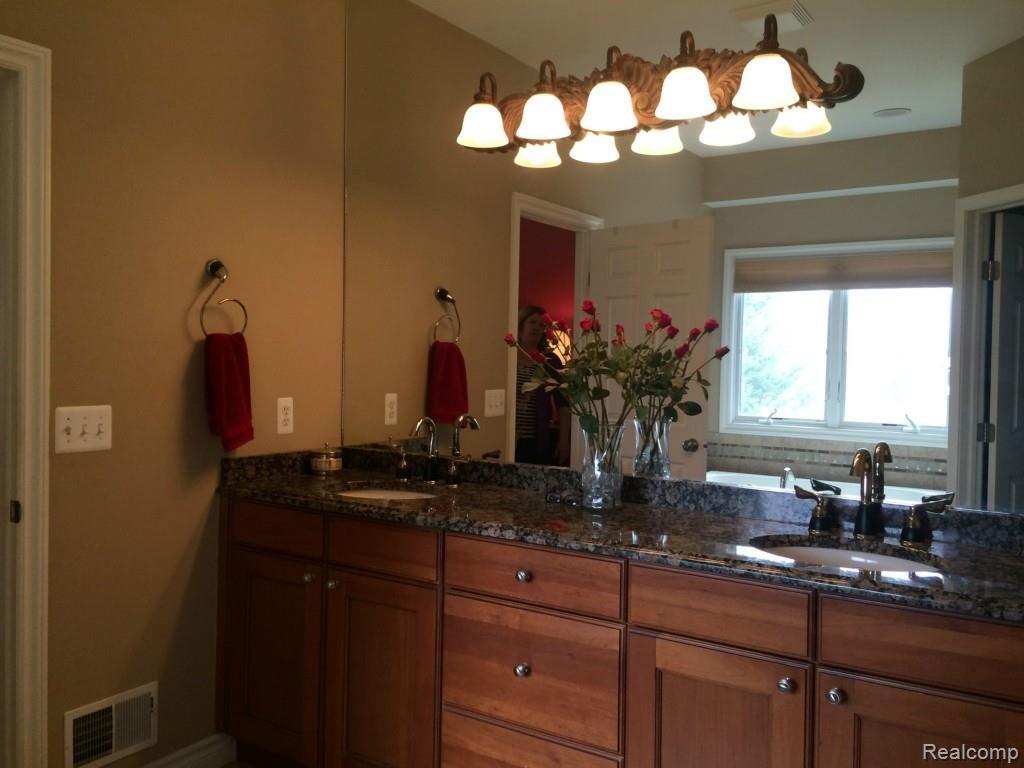 2515 Pingree Road Howell, MI 48843 - Photo 14 of 42 IMG_3777.jpg