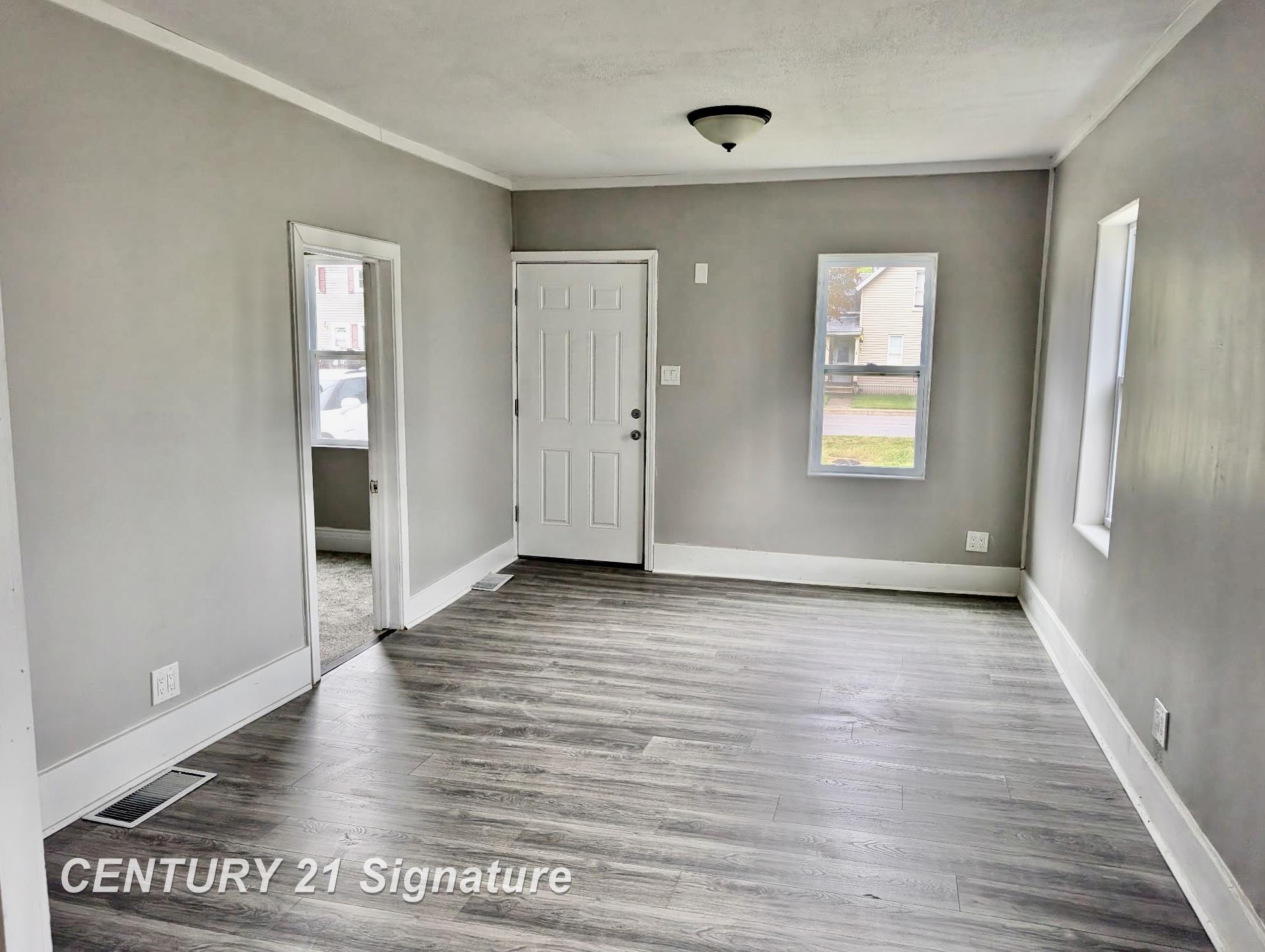 345 Shattuck Road Saginaw, MI 48604 - Photo 3 of 15