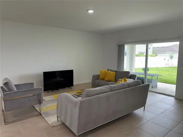 $2,500 | 121 Citrine Loop, Kissimmee, FL 34758