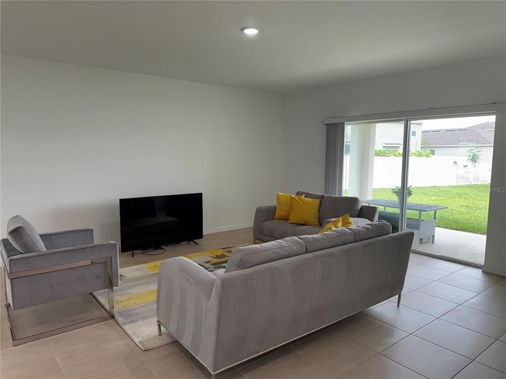 121 Citrine Loop Kissimmee, FL 34758 - Photo 9 of 40