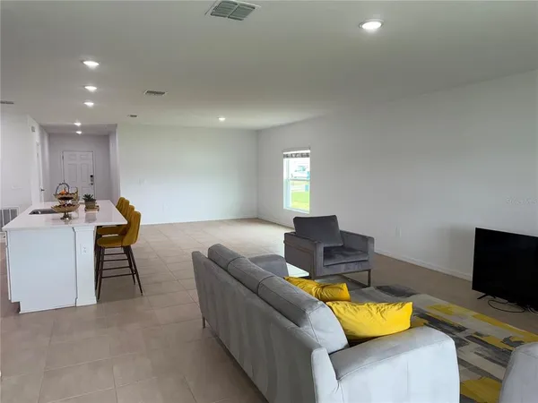 $2,500 | 121 Citrine Loop, Kissimmee, FL 34758