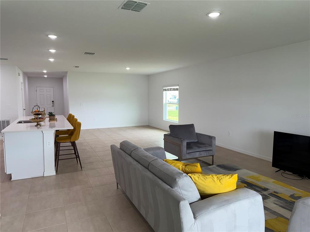 121 Citrine Loop Kissimmee, FL 34758 - Photo 10 of 40
