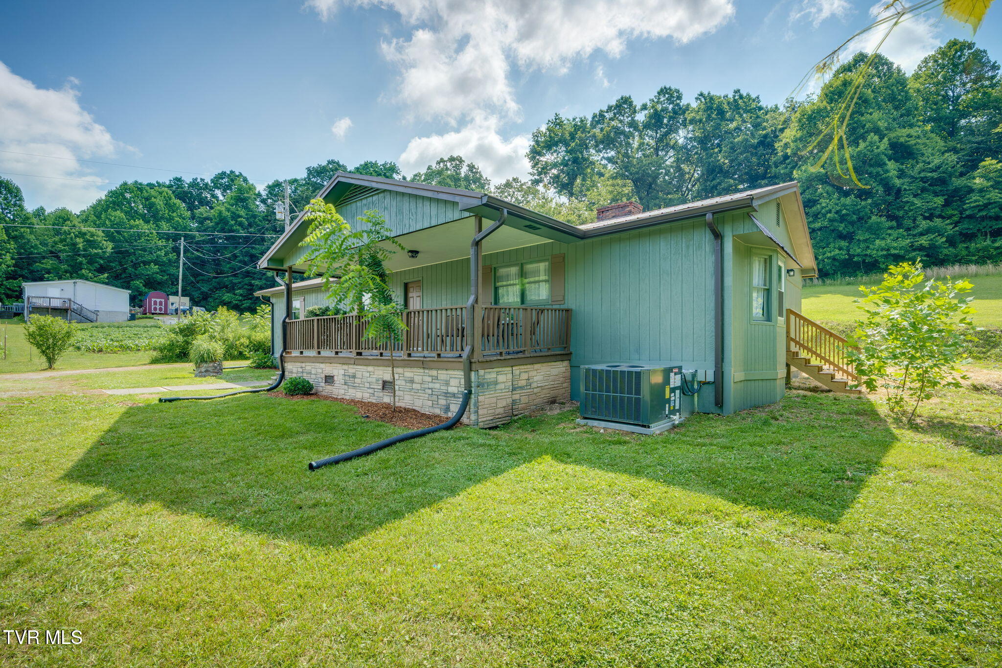 146 Ollie Collins Road Elizabethton, TN 37643 - Photo 1 of 30 003