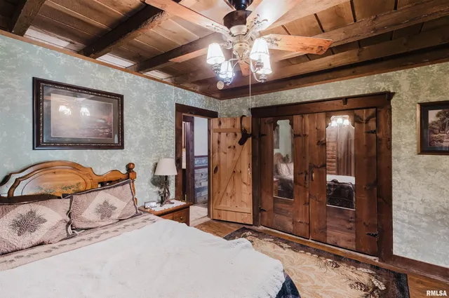 $475,000 | 690 Ganntown Lane, Grantsburg, IL 62943