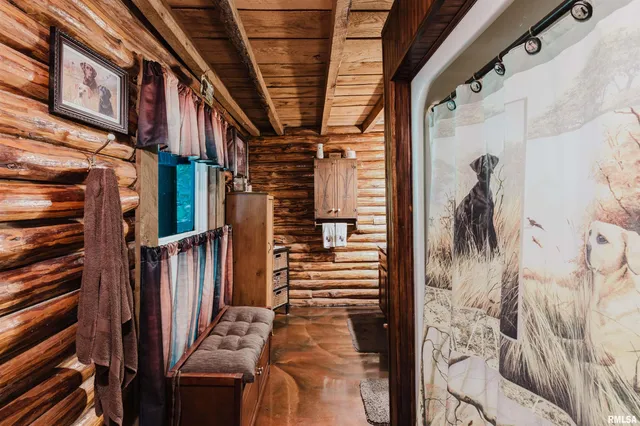 $475,000 | 690 Ganntown Lane, Grantsburg, IL 62943