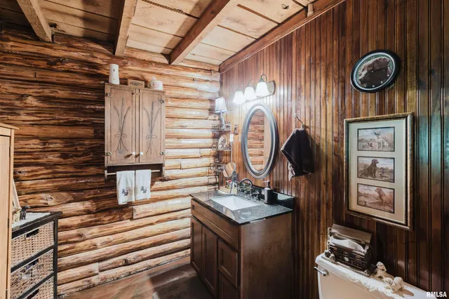 $475,000 | 690 Ganntown Lane, Grantsburg, IL 62943