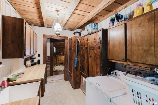 $475,000 | 690 Ganntown Lane, Grantsburg, IL 62943