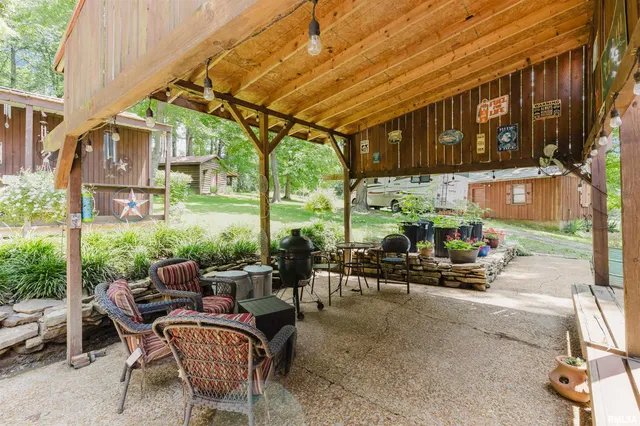 $475,000 | 690 Ganntown Lane, Grantsburg, IL 62943