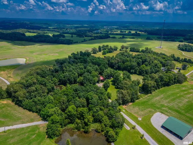 $475,000 | 690 Ganntown Lane, Grantsburg, IL 62943