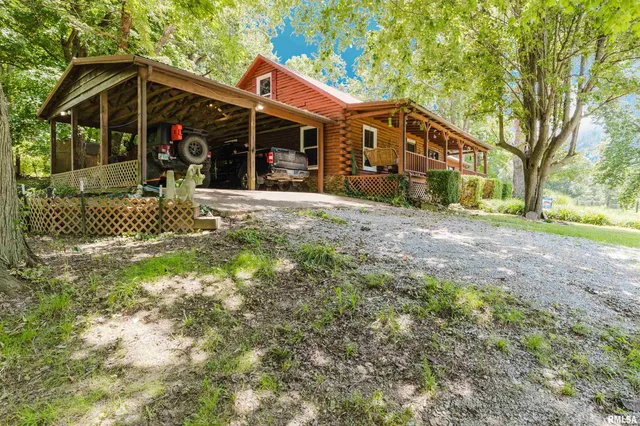 $475,000 | 690 Ganntown Lane, Grantsburg, IL 62943