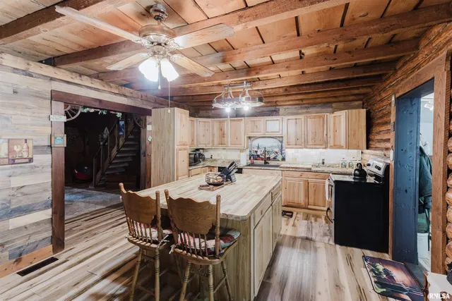 $475,000 | 690 Ganntown Lane, Grantsburg, IL 62943