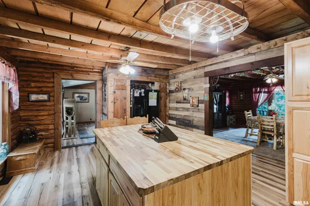 $475,000 | 690 Ganntown Lane, Grantsburg, IL 62943