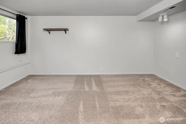 $4,600 | 3065 124th Avenue Northeast, Bellevue, WA 98005