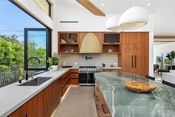 $6,500,000 | 2398 Redlands Drive, Newport Beach, CA 92660