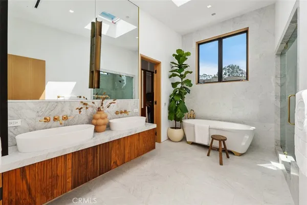 $6,500,000 | 2398 Redlands Drive, Newport Beach, CA 92660