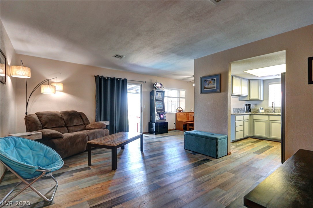 549 East Rolly Street Henderson, NV 89011 - Photo 3 of 18 Gallery Image 3