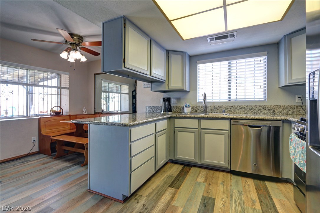 549 East Rolly Street Henderson, NV 89011 - Photo 5 of 18 Gallery Image 5