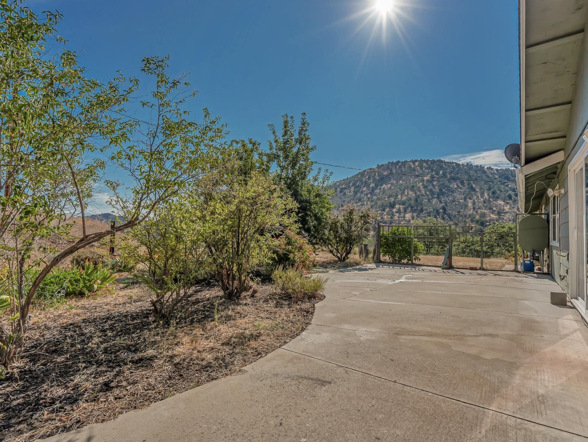 10001 Cram Gulch Road Yreka, CA 96097 - Photo 25 of 32 Gallery Image 25