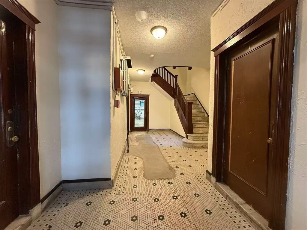 32 Sidlaw Road, Unit 6 Boston, MA 02135 - Photo 13 of 16