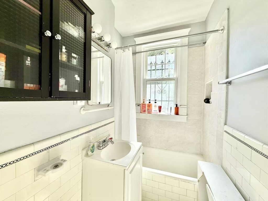 32 Sidlaw Road, Unit 6 Boston, MA 02135 - Photo 10 of 16